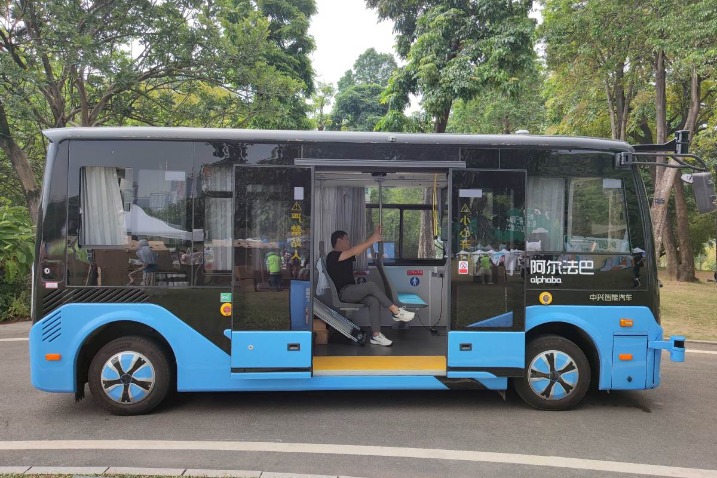 Intelligent connected vehicles get green light to hit Shenzhen roads