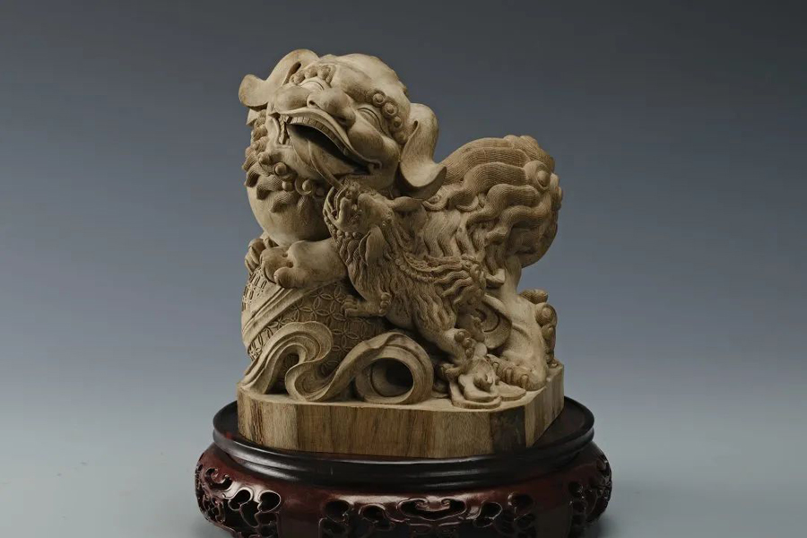 Zhejiang exhibit features works by local masters of arts and crafts