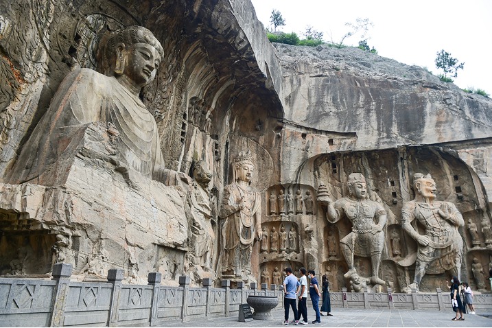 Longmen Grottoes exude unique charm of Chinese grotto art