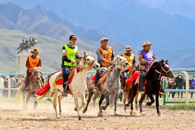 Horse race kicks off in Gansu