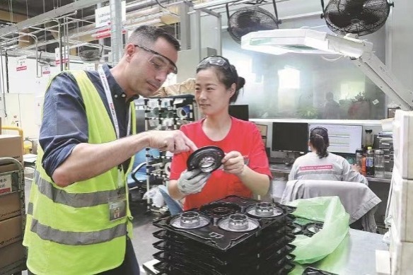 Foreign companies show faith in China's business market