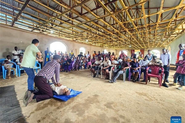 Chinese doctors promote first-aid training among Sierra Leoneans