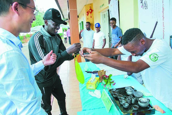 Chinese culture wows Rwandan students