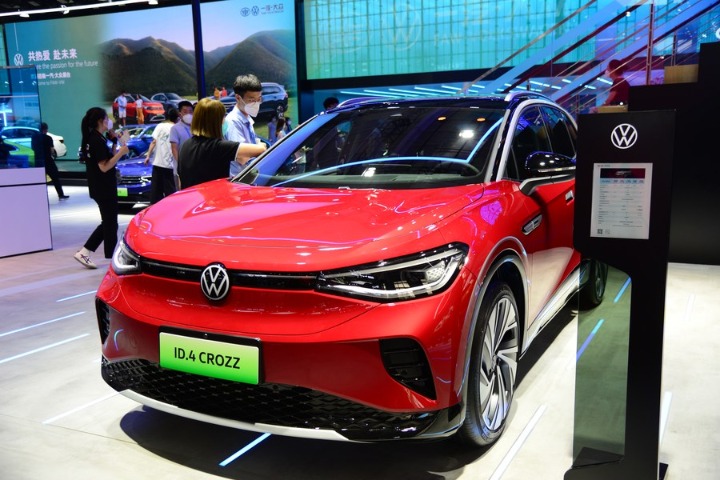 Chinese manufacturers power strongly ahead with electric vehicle launches