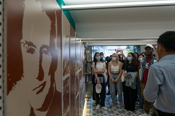 Gen Z intl students tour through Shanghai's history