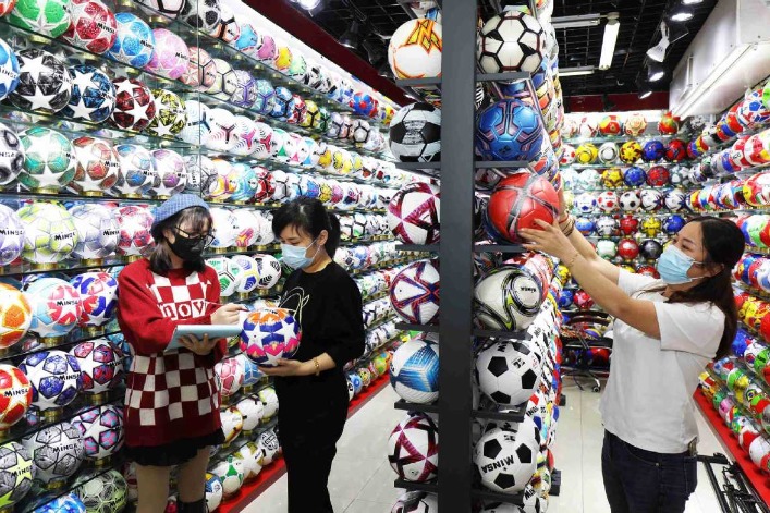 Yiwu sees 70% of market share in World Cup merchandise