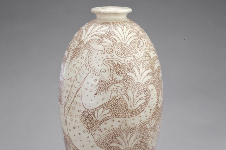 Dengfeng ware vase collected by Palace Museum