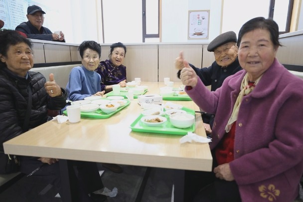 Canteens free seniors from burden of daily cooking