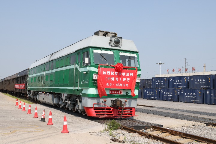 Freight train links Henan, Southeast Asia