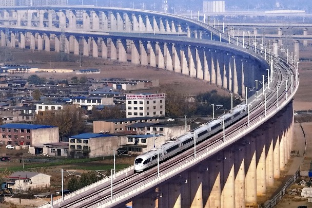 2 intercity railways in North China start trial runs
