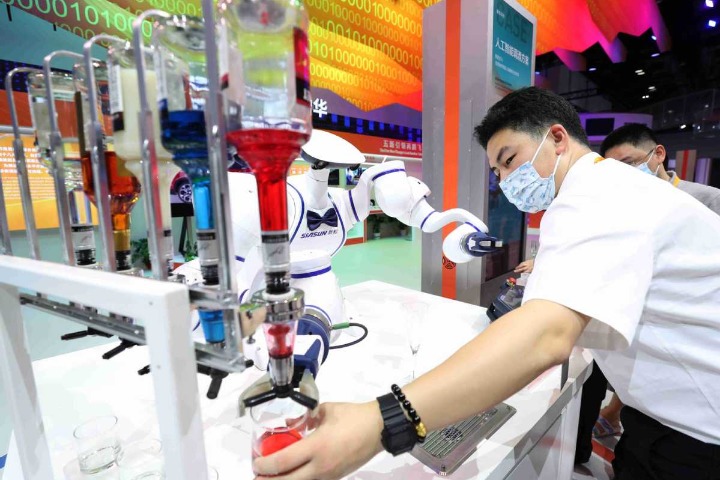 China launches campaign to boost employment for college graduates