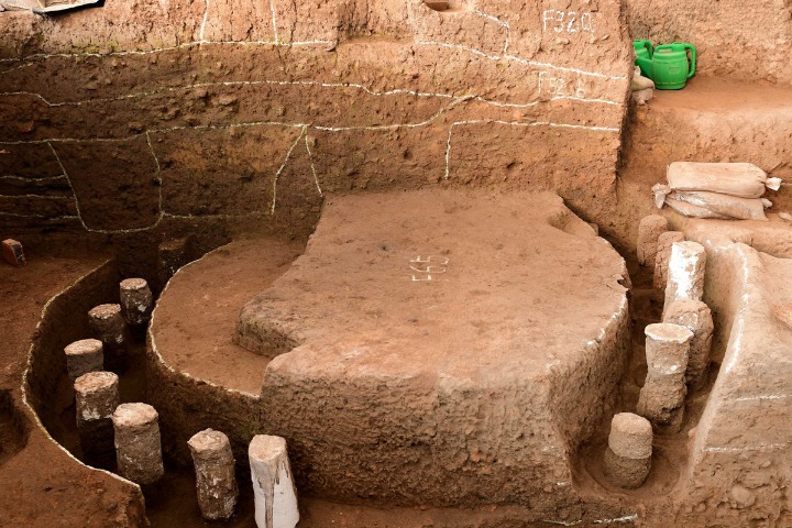 Neolithic grain barns unearthed in China