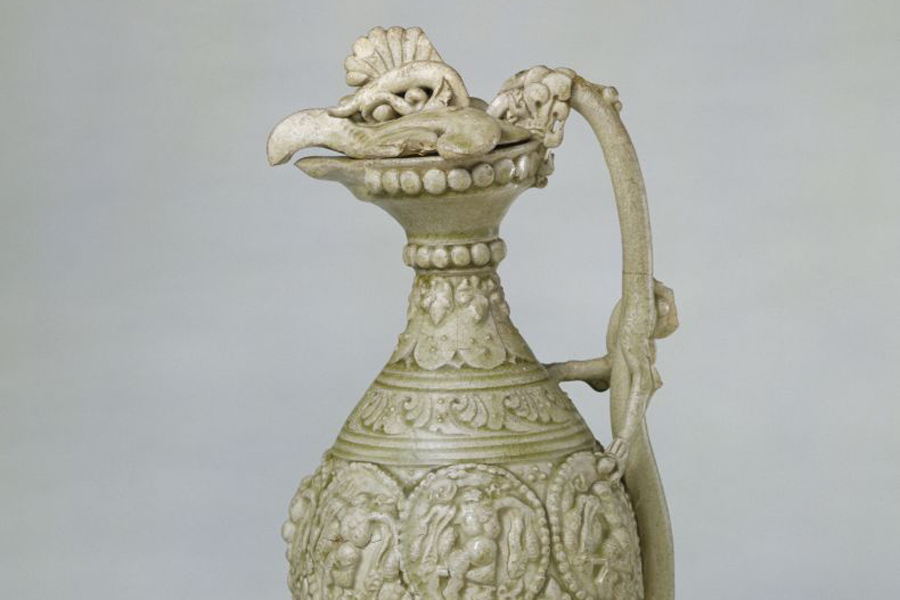 Celadon ewer decorated with phoenix head from the Tang Dynasty