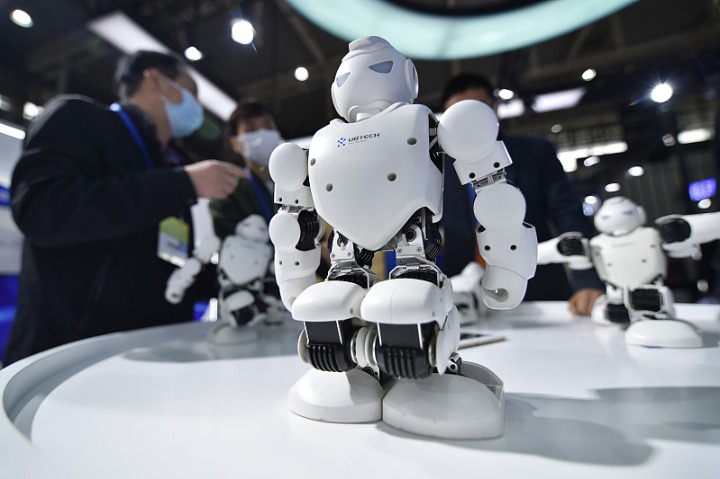 China services trade value up 17.2% in first 10 months