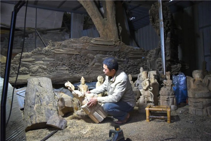 Spirit of craftsmanship drives folk sculptor in Fujian