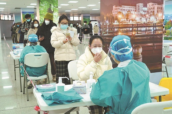 China not abandoning all epidemic control measures, expert says