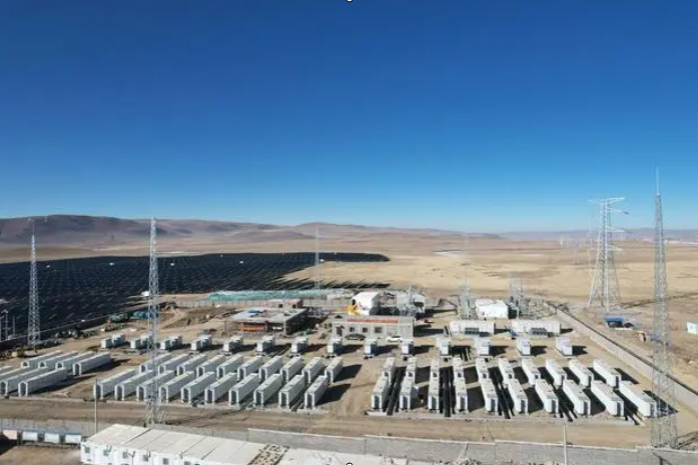 Tibet's major PV power generation project goes into operation