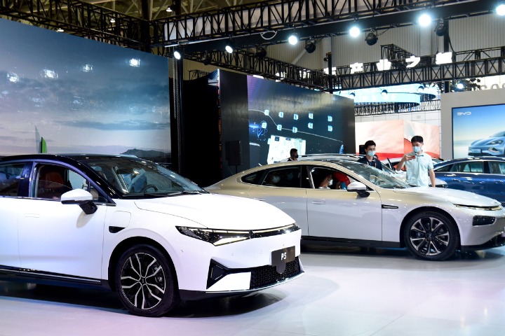 China sees surge in registered NEVs in 2022