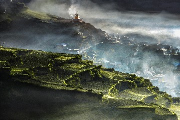 Zhagana, shrouded by mist, looks like wonderland