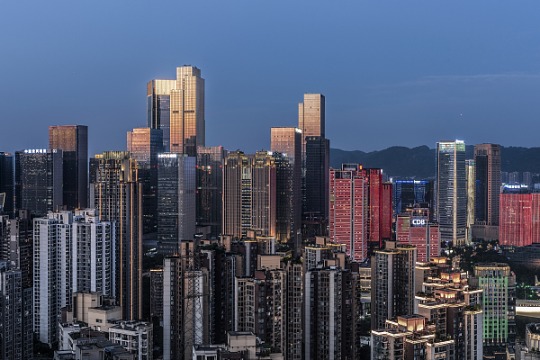 New area of Chongqing makes deals with global investors