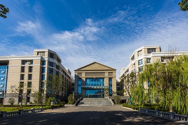 Nanjing Tech University develops hands-on courses
