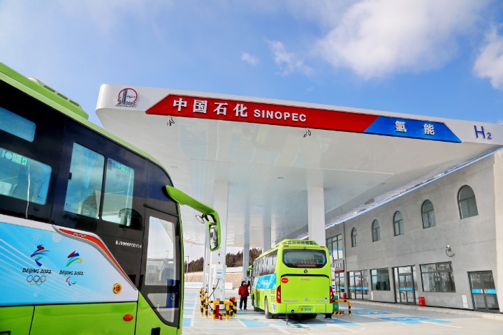 China accelerates building of a green transport network: white paper