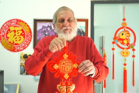 New era in China: Cuban professor invites family and friends back to Chengdu