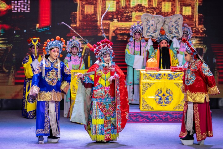 Jin Opera enchants Hohhot audiences