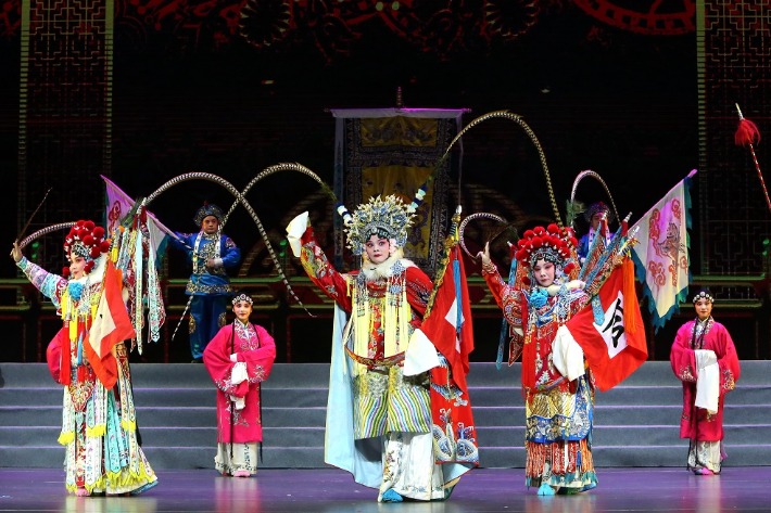 Gala highlights traditional performing arts in Shaanxi