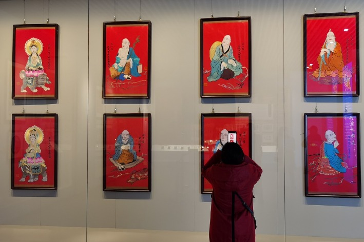 Wuhan exhibit features local embroidery craft