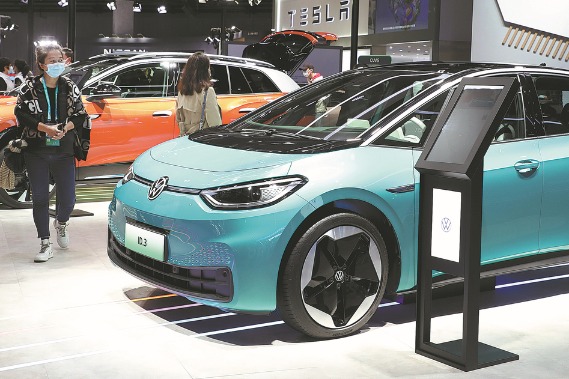 China unveils world's first auto carbon footprint platform
