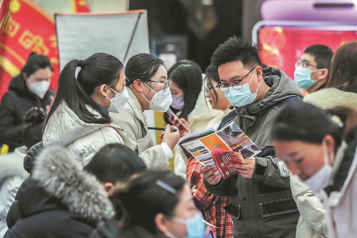 Culture, jobs lure graduates back to China