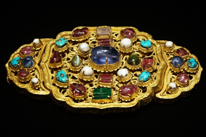 Ming Dynasty royal tomb’s treasures on exhibit in Zhejiang