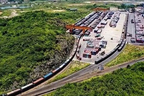 Chongqing becomes beating heart of intl trade corridor