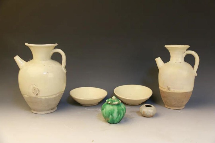 Tang Dynasty tomb relics revealed