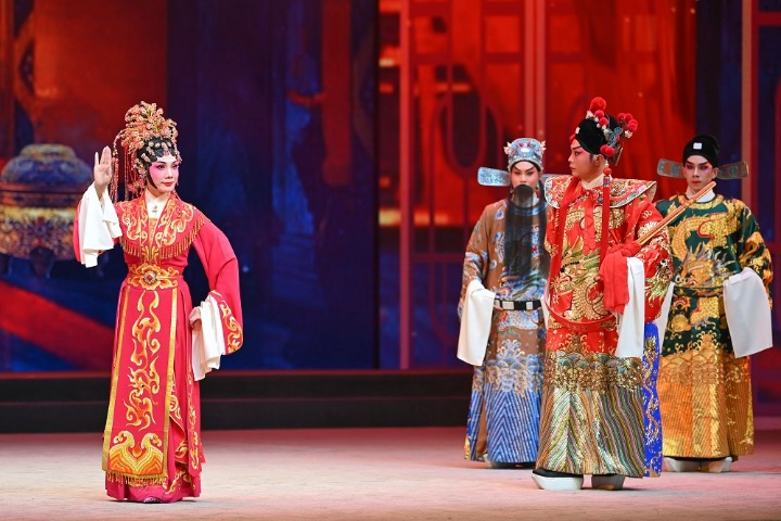Guangzhou gala highlights various Chinese operas
