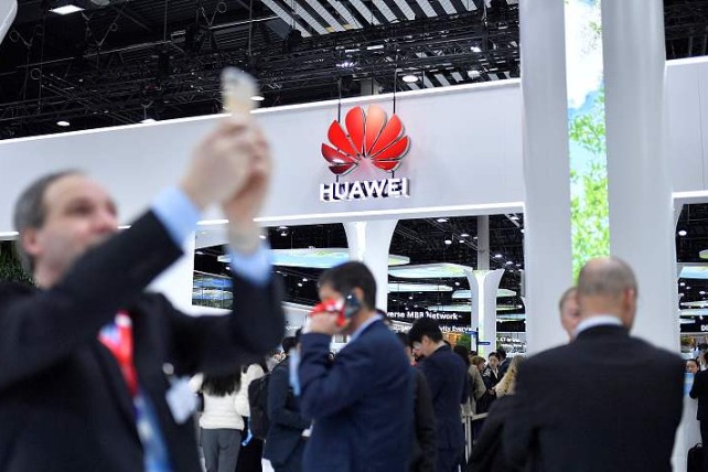Huawei denies selling smartphone business rumors