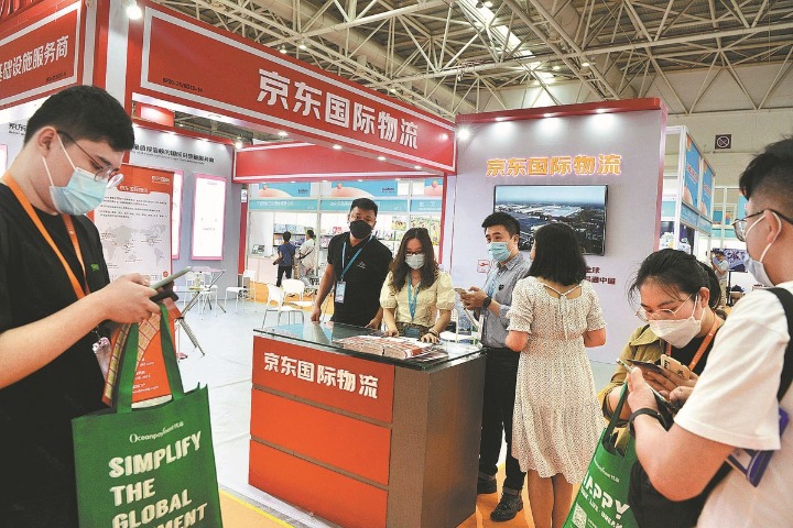 More shoppers go electronic for bountiful offerings, high-quality goods worldwide