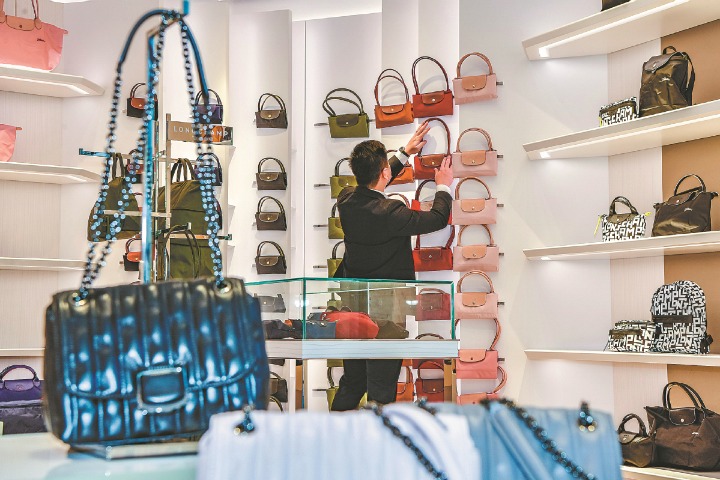 Chinese consumers opening their wallets for luxury goods