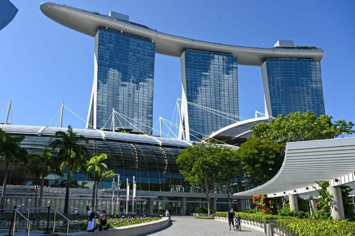 China, Singapore enhance biz, trade ties