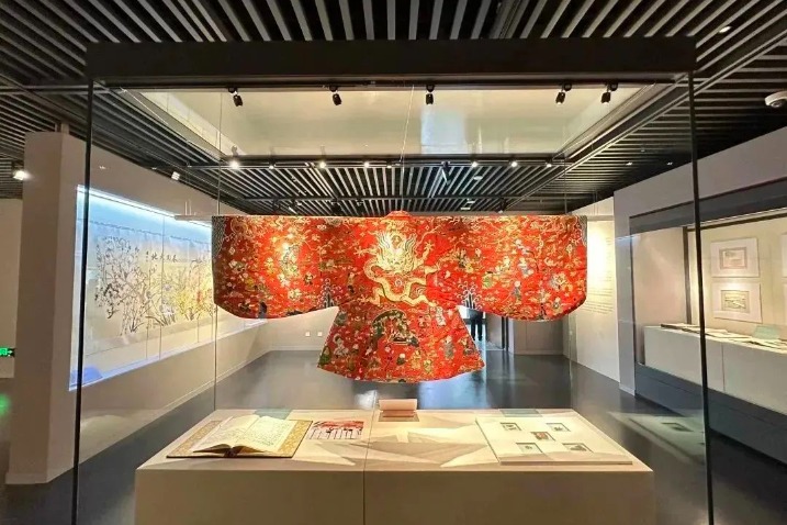 Shenzhen exhibit reviews Suzhou embroidery art from 1949 to 2019