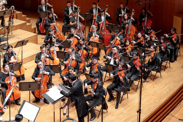 Six symphony orchestra joins hands in a Beijing concert