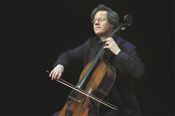 German cellist delivers a suite performance