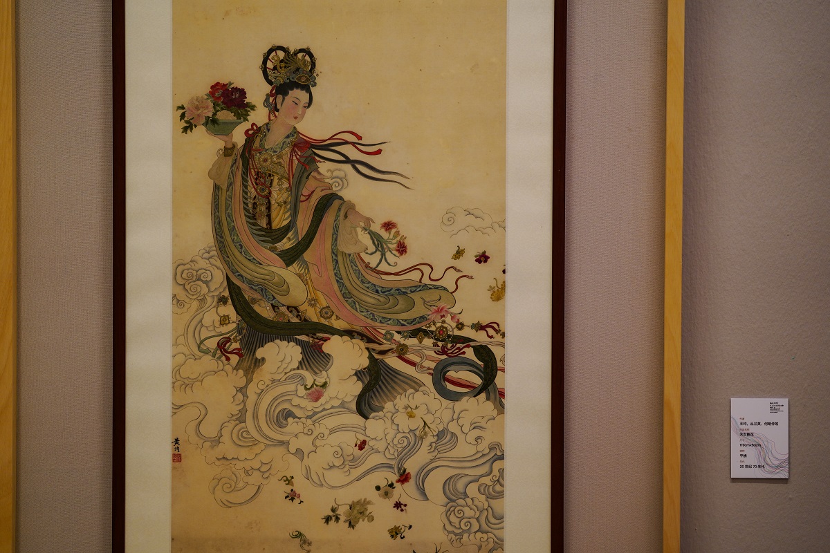 Nantong embroidery art displays in Beijing exhibit