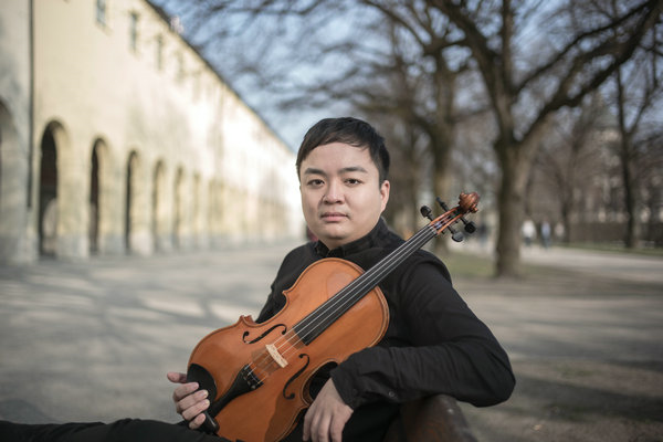 China Philharmonic Orchestra conducts its new season