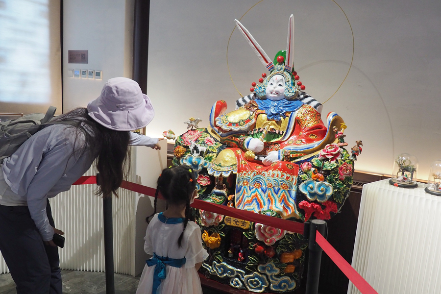Beijing hutong exhibit features Tu’er Ye culture