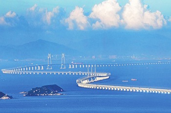 New policy allows Hong Kong motorists to drive to Guangdong via Hong Kong-Zhuhai-Macao Bridge, further promoting GBA integration