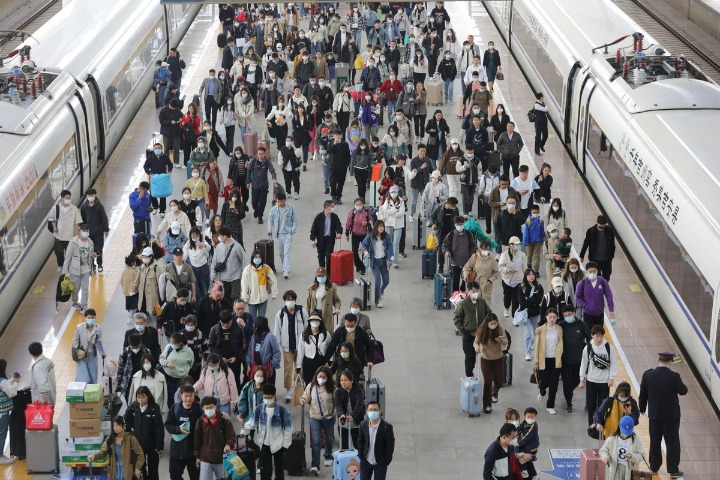 China sees increase in urban rail transit passenger trips in April