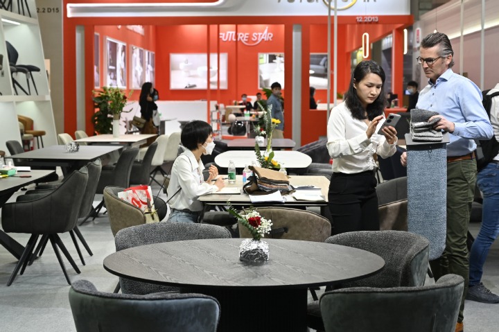 Exhibition numbers, area show recovery