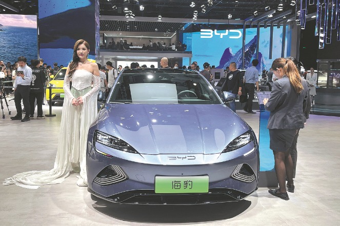 Chinese carmakers gather steam as innovation thrives, expert says